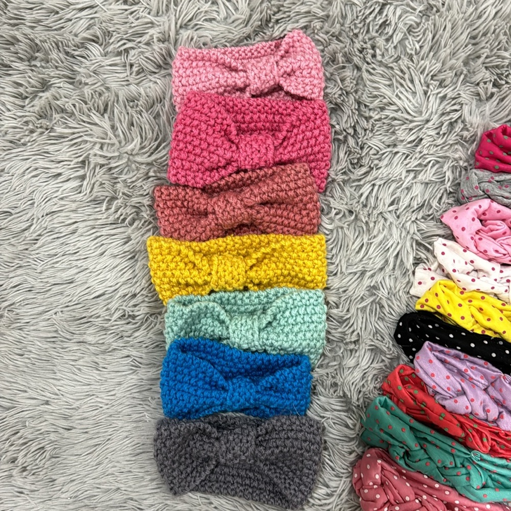 Baby bows/headband bundle. 17 items total. - Picture 2 of 3